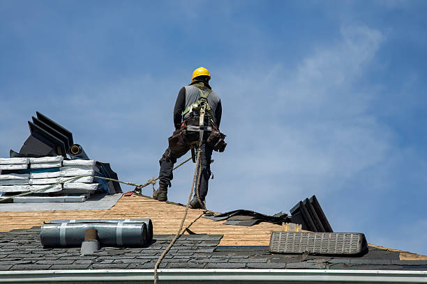 Professional Gutter Installation technician working in Mayville, MI
